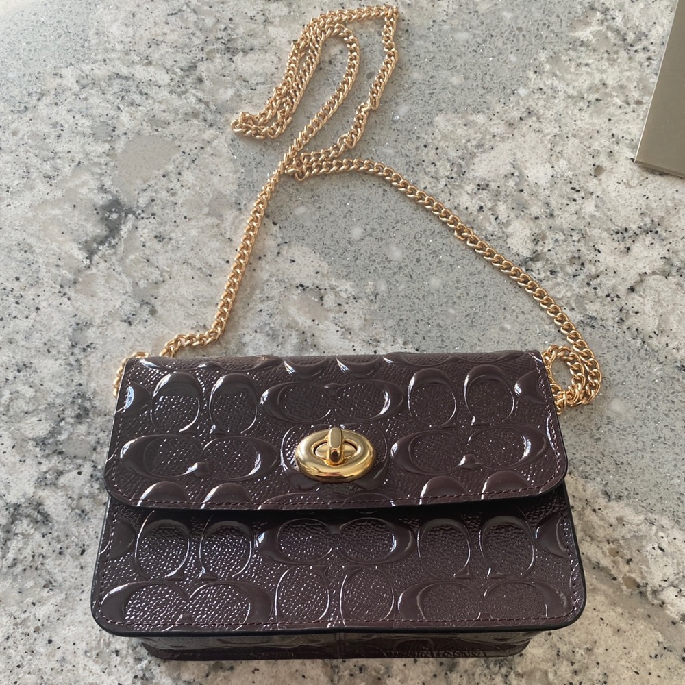 Small Coach patent leather shoulder bag